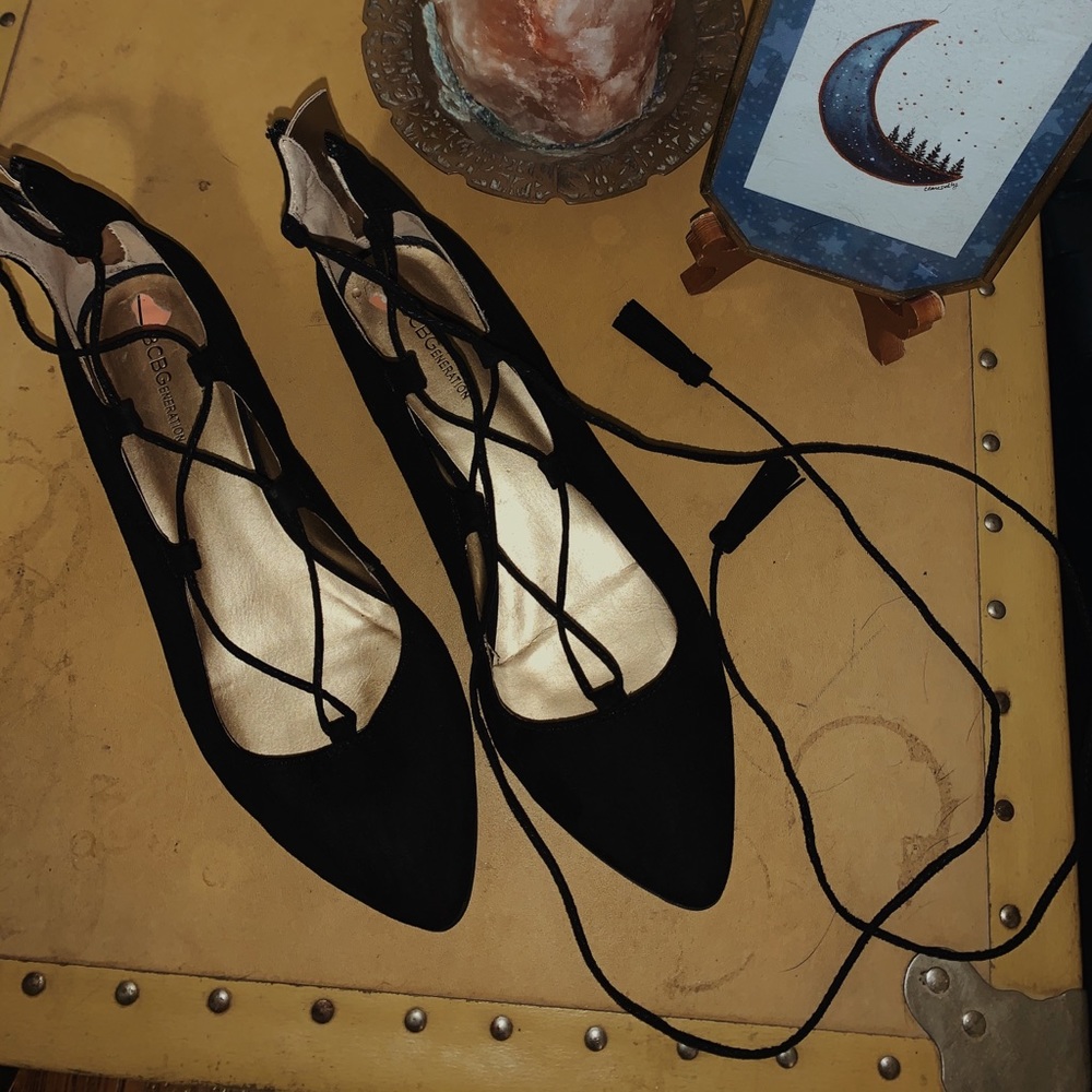 BCBGeneration Black flats